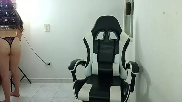 Snapshot of livgomez chatting on February 28, 2026, 11:50 pm livgomez online show from February 28, 2026, 11:50 pm