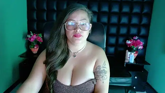 SaraThomso online show from December 5, 2024, 5:59 am