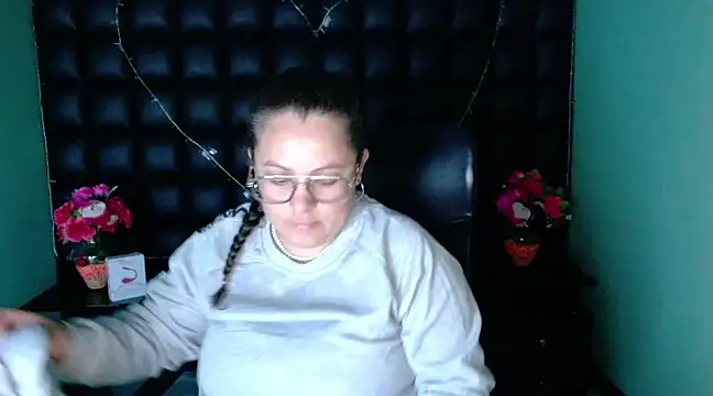 SaraThomso online show from December 31, 2024, 3:01 am