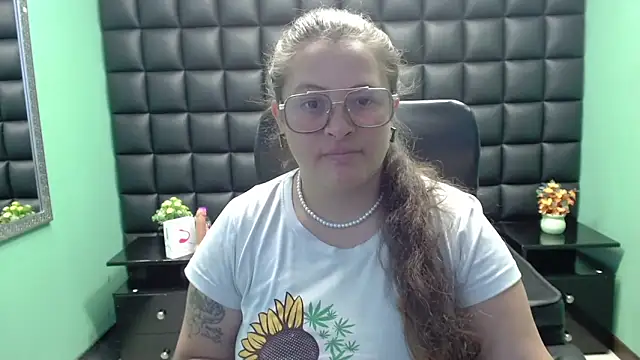 SaraThomso online show from February 2, 2025, 1:30 pm