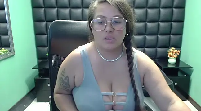 SaraThomso online show from February 2, 2025, 7:35 pm