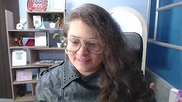 SaraThomso online show from February 19, 2025, 3:06 am