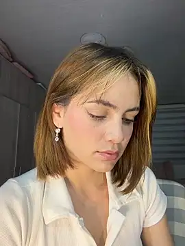 Snapshot of Lorraine_Leon chatting on February 5, 2026, 3:11 am Lorraine Leon online show from February 5, 2026, 3:11 am