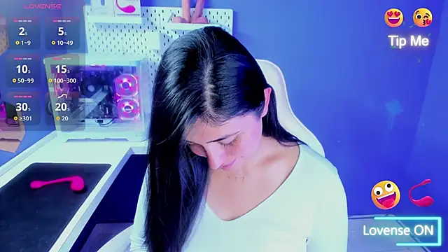 Danna 777  online show from November 13, 2025, 4:44 am