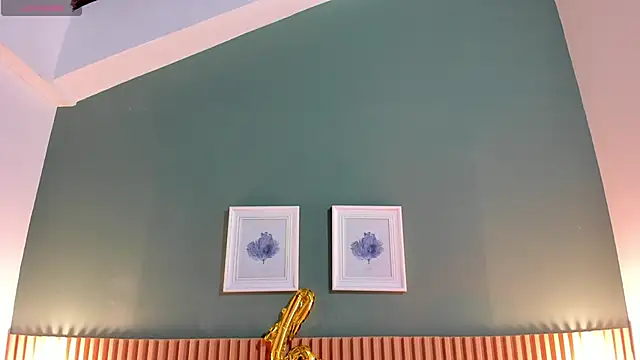  anavictoria  online show from February 24, 2025, 6:36 pm