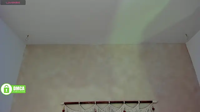  anavictoria  online show from September 9, 2025, 3:11 pm