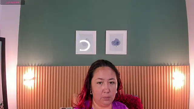  anavictoria  online show from October 31, 2025, 1:12 pm