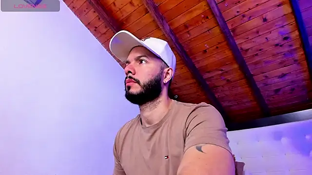 Snapshot of Tom_Bailey chatting on March 8, 2026, 12:42 pm Tom Bailey online show from March 8, 2026, 12:42 pm