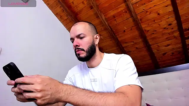 Snapshot of Tom_Bailey chatting on March 24, 2026, 12:54 pm Tom Bailey online show from March 24, 2026, 12:54 pm