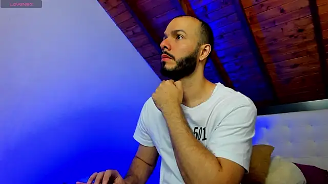 Snapshot of Tom_Bailey chatting on April 2, 2026, 12:58 pm Tom Bailey online show from April 2, 2026, 12:58 pm