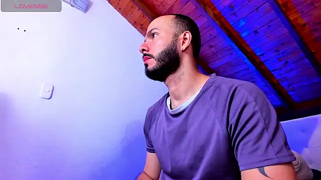 Snapshot of Tom_Bailey chatting on April 6, 2026, 12:50 pm Tom Bailey online show from April 6, 2026, 12:50 pm