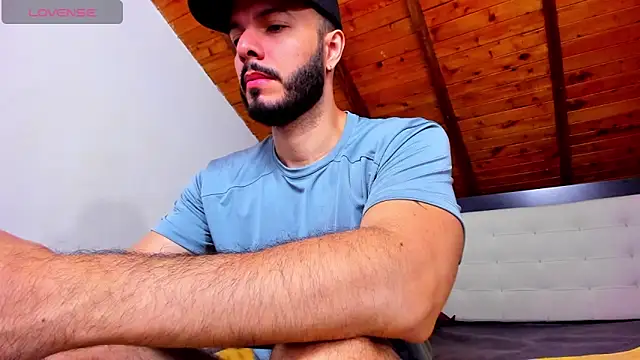 Snapshot of Tom_Bailey chatting on April 7, 2026, 12:49 pm Tom Bailey online show from April 7, 2026, 12:49 pm