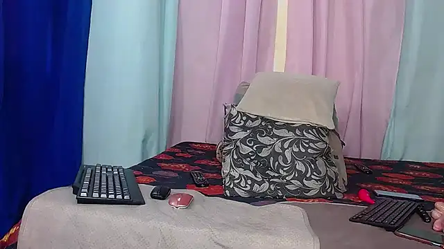 Snapshot of Karina_Molina chatting on July 11, 2026, 6:43 pm Karina Molina online show from July 11, 2026, 6:43 pm