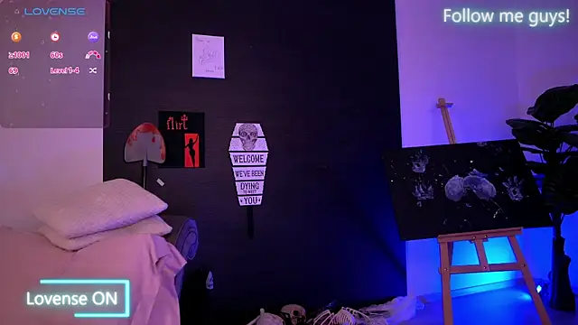 AriaVoss online show from October 28, 2025, 9:50 pm