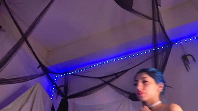 Snapshot of AriaVoss chatting on February 4, 2026, 9:31 pm AriaVoss online show from February 4, 2026, 9:31 pm