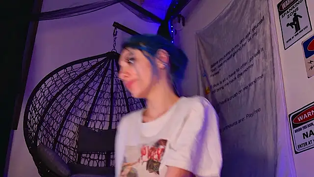 Snapshot of AriaVoss chatting on February 12, 2026, 9:43 pm AriaVoss online show from February 12, 2026, 9:43 pm