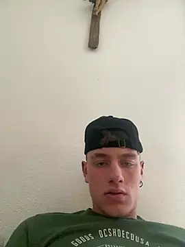 Snapshot of Gibboto chatting on February 10, 2026, 12:42 pm Gibboto online show from February 10, 2026, 12:42 pm