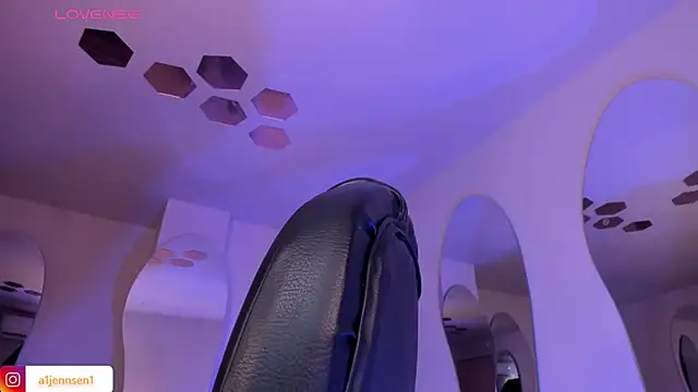 AllyJensen online show from February 1, 2025, 4:33 pm