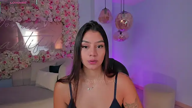 AllyJensen online show from November 18, 2025, 10:31 am