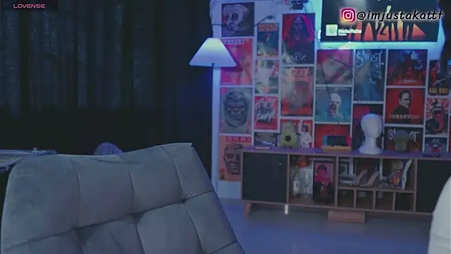 sensualkattt online show from May 10, 2026, 1:38 pm