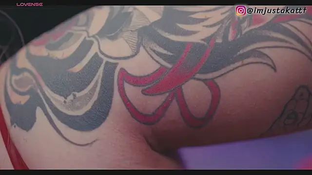 sensualkattt online show from May 26, 2026, 11:34 pm