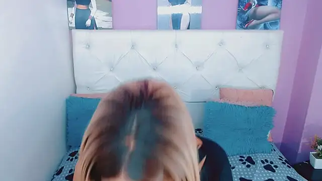 Snapshot of Amanda_bigx chatting on February 24, 2026, 3:48 am Amanda bigx online show from February 24, 2026, 3:48 am