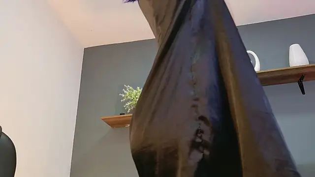 Snapshot of nya_ah chatting on February 7, 2026, 12:14 am nya ah online show from February 7, 2026, 12:14 am