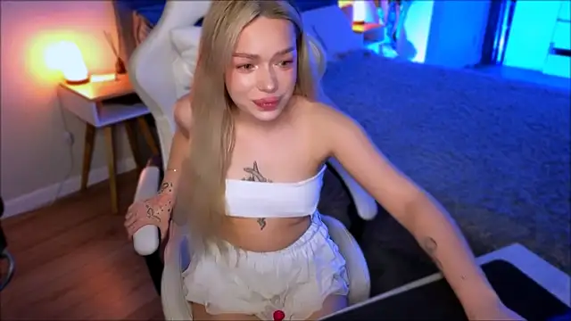 Snapshot of Lily_Yin chatting on February 7, 2026, 5:00 am Lily Yin online show from February 7, 2026, 5:00 am