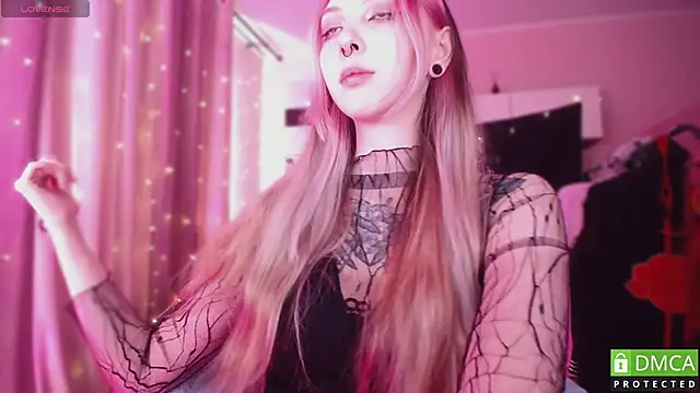 JustMeowGirl online show from June 5, 2026, 6:52 am