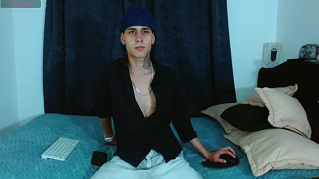 Snapshot of Bastiaan_28 chatting on December 15, 2025, 11:53 pm Bastiaan 28 online show from December 15, 2025, 11:53 pm