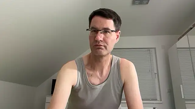 Snapshot of zxzx_cam1 chatting on February 6, 2026, 10:57 pm zxzx cam1 online show from February 6, 2026, 10:57 pm