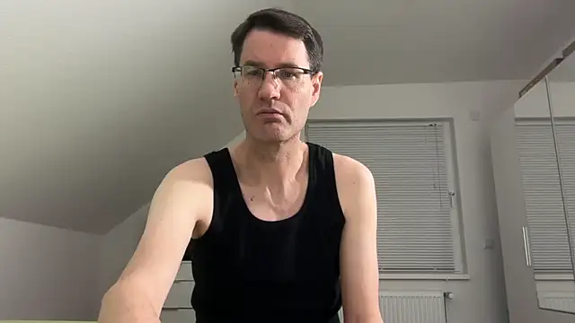 Snapshot of zxzx_cam1 chatting on February 20, 2026, 6:30 pm zxzx cam1 online show from February 20, 2026, 6:30 pm