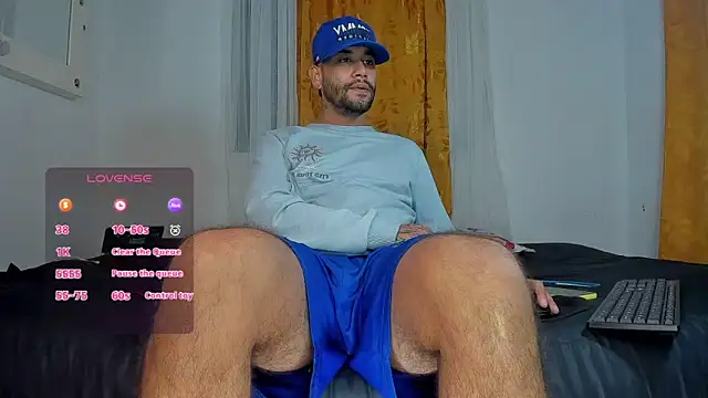 Snapshot of estiben_05 chatting on April 15, 2026, 3:30 pm estiben 05 online show from April 15, 2026, 3:30 pm