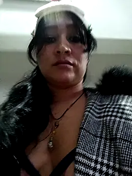 Snapshot of alondraabrown chatting on December 6, 2024, 12:12 am alondraabrown online show from December 6, 2024, 12:12 am