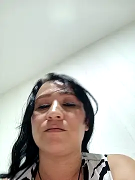 Snapshot of alondraabrown chatting on December 8, 2024, 3:43 am alondraabrown online show from December 8, 2024, 3:43 am