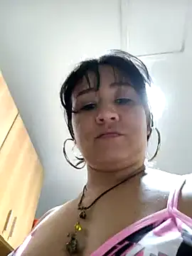 Snapshot of alondraabrown chatting on January 2, 2025, 12:23 am alondraabrown online show from January 2, 2025, 12:23 am