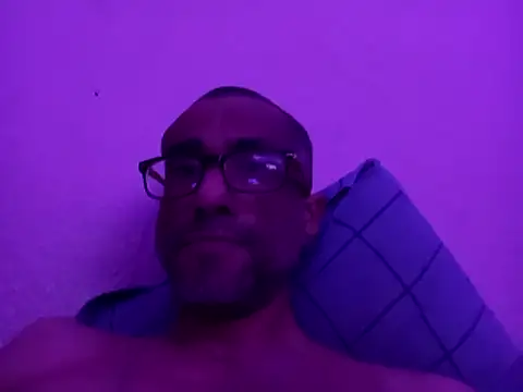 Snapshot of PutoCpsBR chatting on October 25, 2025, 9:28 am PutoCpsBR online show from October 25, 2025, 9:28 am