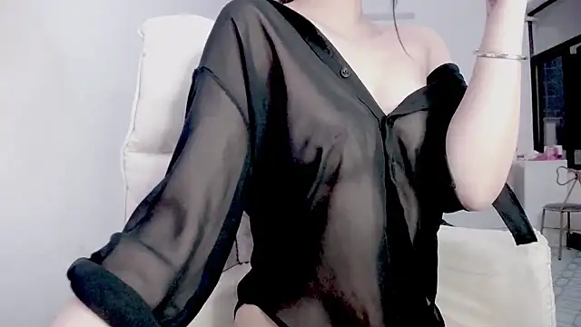 Snapshot of _OMO_ chatting on December 11, 2024, 5:37 pm  OMO  online show from December 11, 2024, 5:37 pm