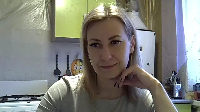 Snapshot of AshleyXHoney chatting on January 16, 2025, 6:35 am AshleyXHoney online show from January 16, 2025, 6:35 am