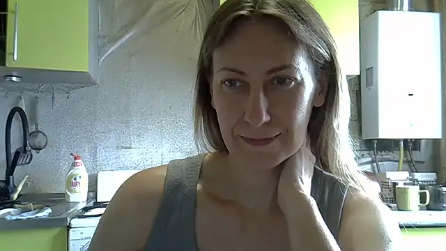 Snapshot of AshleyXHoney chatting on June 29, 2026, 8:20 am AshleyXHoney online show from June 29, 2026, 8:20 am