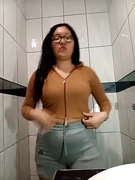 ladygmusic online show from November 16, 2025, 10:26 pm