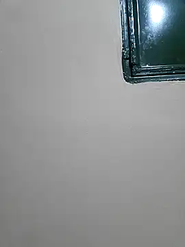 julietunderwoood online show from November 2, 2025, 4:31 pm