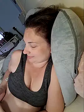 MilfyMrsRobinson online show from March 12, 2025, 9:13 pm