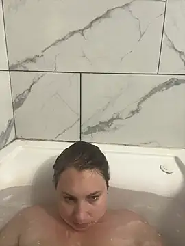 Snapshot of MilfyMrsRobinson chatting on February 1, 2026, 9:02 pm MilfyMrsRobinson online show from February 1, 2026, 9:02 pm