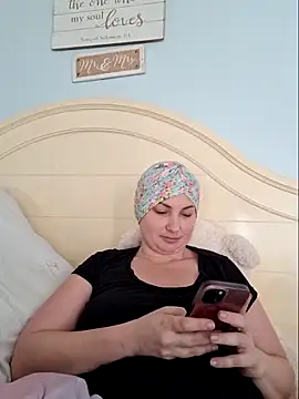 Snapshot of MilfyMrsRobinson chatting on February 24, 2026, 1:20 pm MilfyMrsRobinson online show from February 24, 2026, 1:20 pm