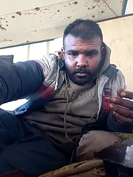 Snapshot of ListedLoin chatting on February 5, 2026, 7:46 am ListedLoin online show from February 5, 2026, 7:46 am