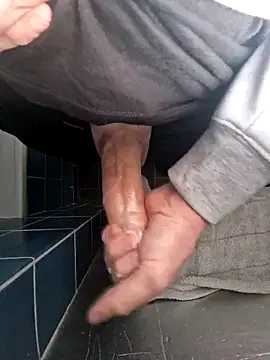 joycock8 online show from February 26, 2026, 1:32 pm