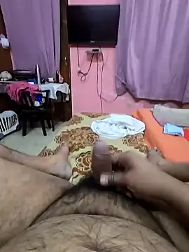 Snapshot of Loveboycurvy chatting on February 5, 2025, 12:49 pm Loveboycurvy online show from February 5, 2025, 12:49 pm