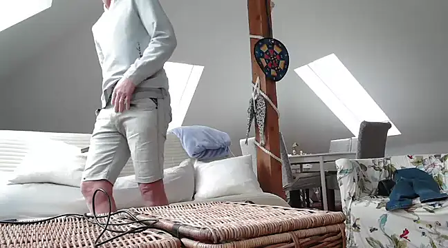 maxmueller321 online show from March 12, 2025, 9:12 am