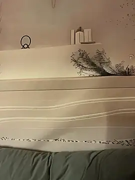 Eliza-E online show from January 12, 2026, 4:39 am